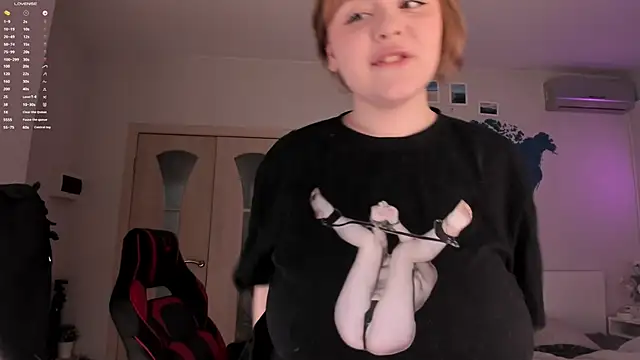 Snapshot of LisaLaas chatting on 12.25.24 LisaLaas online show from 12.25.24