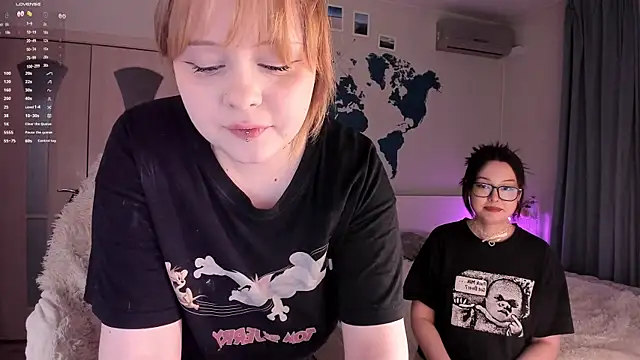 Snapshot of LisaLaas chatting on 01.24.25 LisaLaas online show from 01.24.25