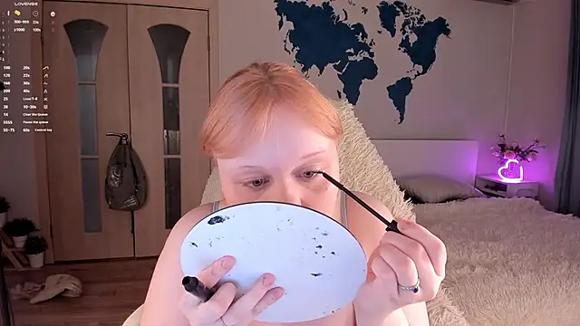 Snapshot of LisaLaas chatting on 03.05.25 LisaLaas online show from 03.05.25