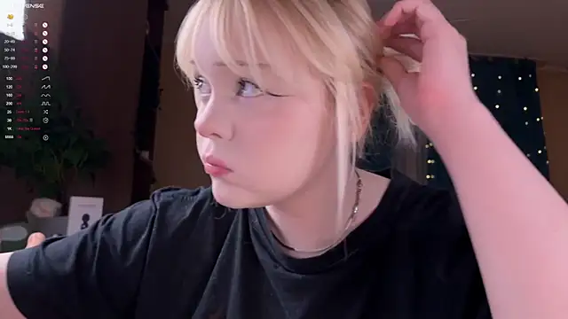 Snapshot of LisaLaas chatting on 02.28.26 LisaLaas online show from 02.28.26