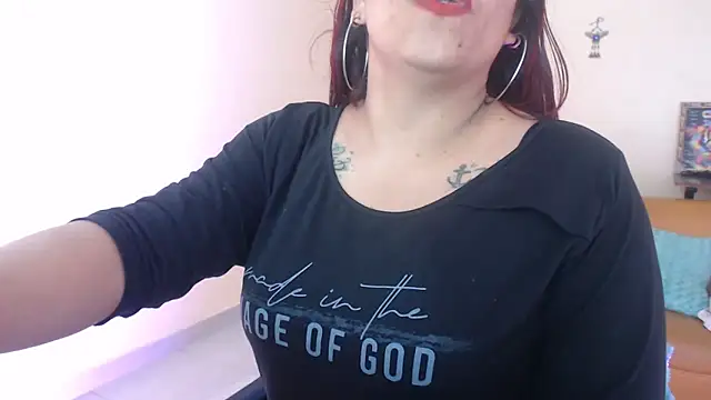 Snapshot of scarlett_bigboobs1 chatting on 12.22.24 scarlett bigboobs1 online show from 12.22.24