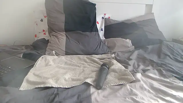 Snapshot of fuckable_milf chatting on 10.21.25 fuckable milf online show from 10.21.25