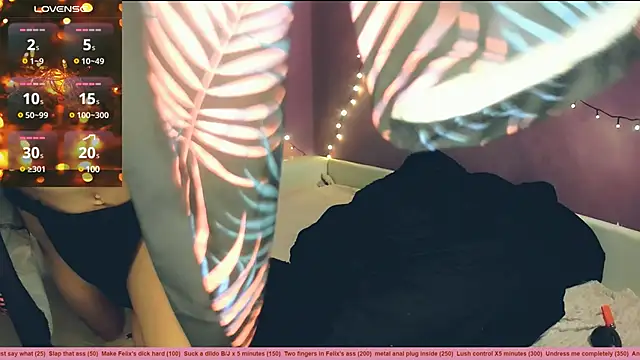 Snapshot of Littlepinkcat chatting on 12.24.24 Littlepinkcat online show from 12.24.24