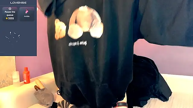 Snapshot of Littlepinkcat chatting on 02.01.25 Littlepinkcat online show from 02.01.25