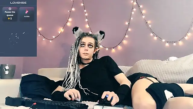 Snapshot of Littlepinkcat chatting on 02.23.25 Littlepinkcat online show from 02.23.25