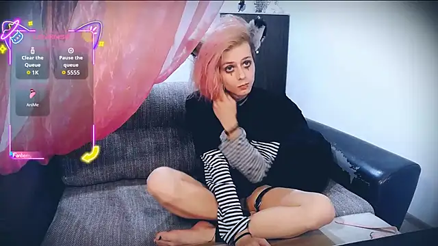 Snapshot of Littlepinkcat chatting on 09.19.25 Littlepinkcat online show from 09.19.25