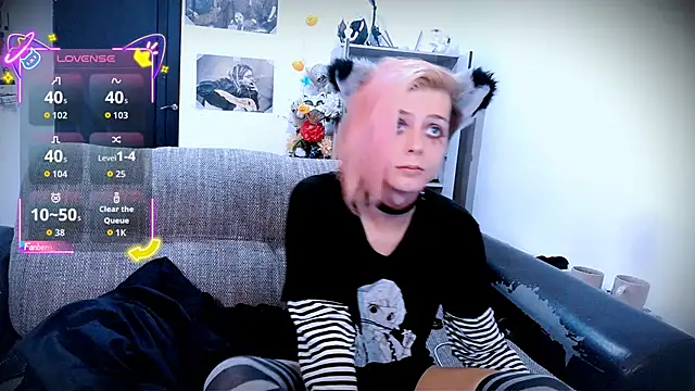 Snapshot of Littlepinkcat chatting on 09.30.25 Littlepinkcat online show from 09.30.25