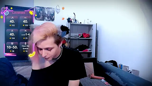 Snapshot of Littlepinkcat chatting on 10.02.25 Littlepinkcat online show from 10.02.25