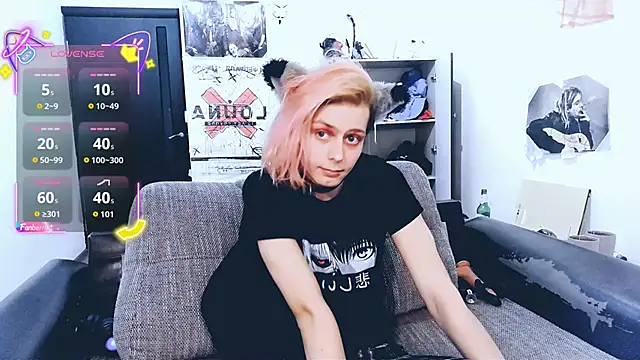 Snapshot of Littlepinkcat chatting on 10.09.25 Littlepinkcat online show from 10.09.25