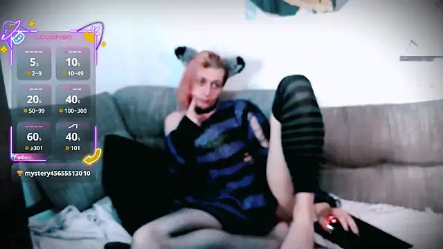 Snapshot of Littlepinkcat chatting on 10.16.25 Littlepinkcat online show from 10.16.25