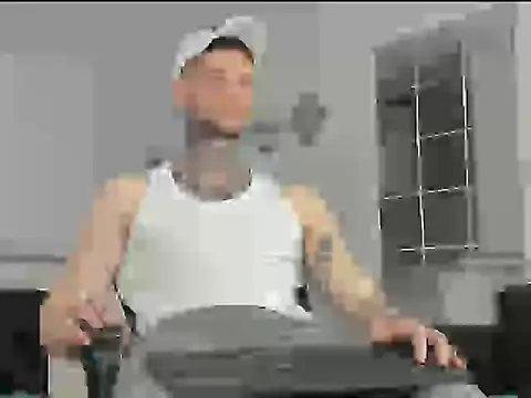 Snapshot of _jamesleandros1 chatting on 01.02.25 jamesleandros1 online show from 01.02.25