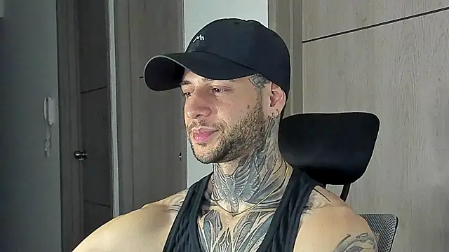 Snapshot of _jamesleandros1 chatting on 09.11.25 jamesleandros1 online show from 09.11.25