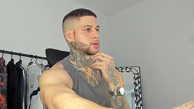 Snapshot of _jamesleandros1 chatting on 10.28.25 jamesleandros1 online show from 10.28.25