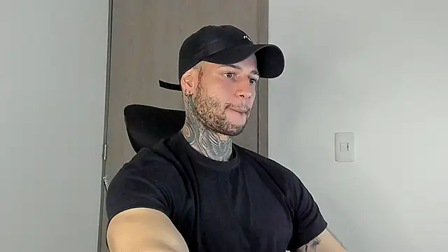 Snapshot of _jamesleandros1 chatting on 01.09.26 jamesleandros1 online show from 01.09.26