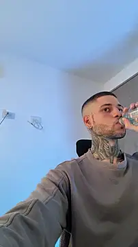 Snapshot of _jamesleandros1 chatting on 02.03.26 jamesleandros1 online show from 02.03.26