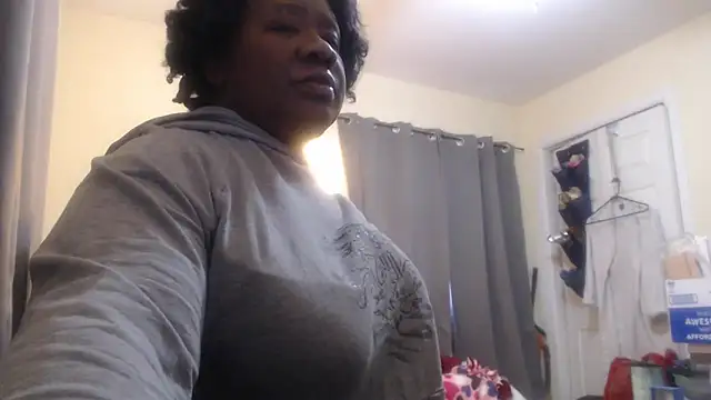 sluttyFetesa online show from 02.04.26