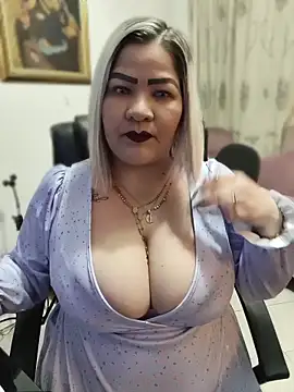 Snapshot of Dalessa_Bigtits chatting on 06.17.26 Dalessa Bigtits online show from 06.17.26