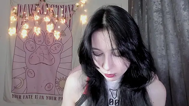 Snapshot of Holy420lolii chatting on 11.09.25 Holy420lolii online show from 11.09.25