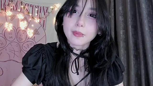 Snapshot of Holy420lolii chatting on 12.04.25 Holy420lolii online show from 12.04.25