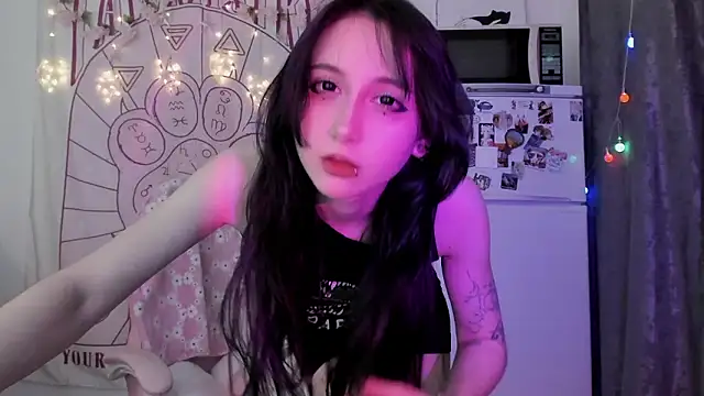 Snapshot of Holy420lolii chatting on 01.17.26 Holy420lolii online show from 01.17.26