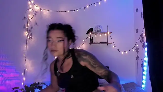 Eva Lee  online show from 03.06.25