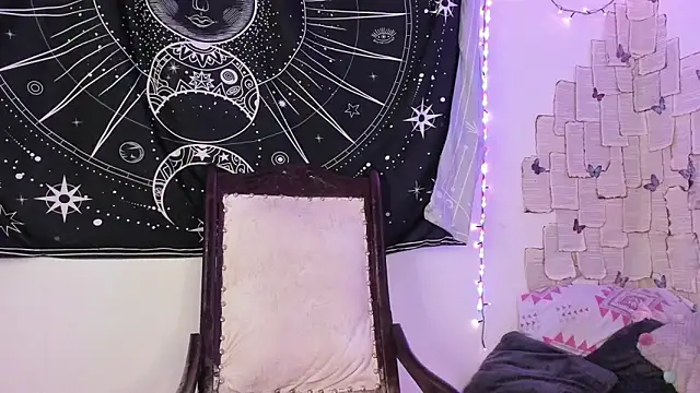 Eva Lee  online show from 09.09.25