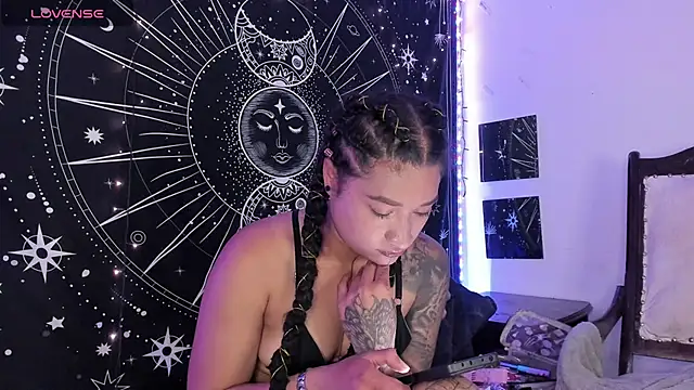 Eva Lee  online show from 10.16.25