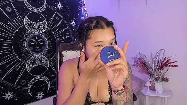 Eva Lee  online show from 02.13.26