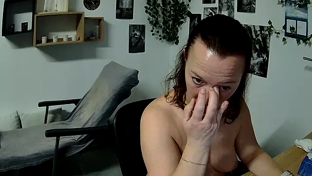 AnyaKreyxh online show from 02.23.25