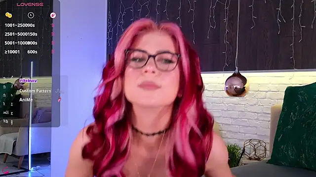 Snapshot of CindeFucknRella chatting on 06.13.26 CindeFucknRella online show from 06.13.26