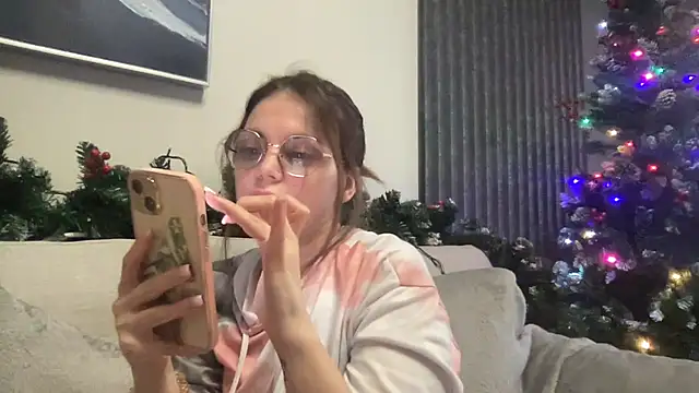 Snapshot of lovebellagrey chatting on 01.16.25 lovebellagrey online show from 01.16.25