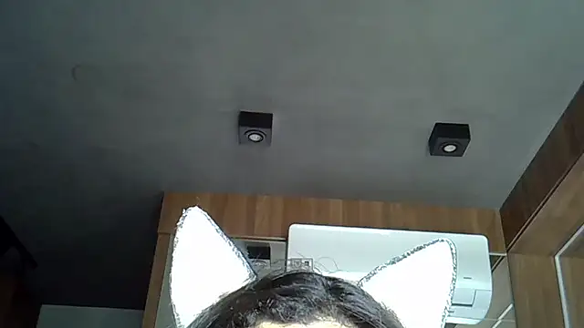 Skinny-Kitten online show from 10.25.25