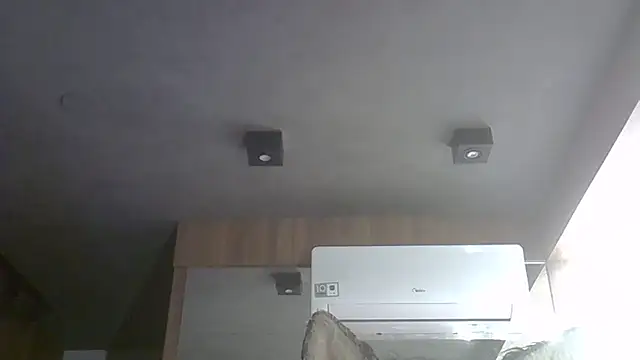 Skinny-Kitten online show from 12.21.25