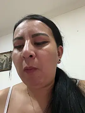 Abril Luv online show from 03.21.25