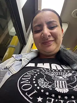 Abril Luv online show from 09.25.25