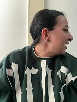 Abril Luv online show from 02.04.26