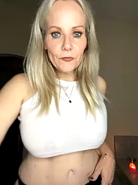 Sexual Lovable Doll online show from 11.15.25