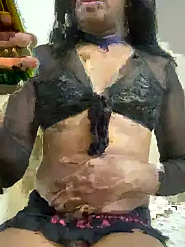 Snapshot of Femcrossy chatting on 02.06.25 Femcrossy online show from 02.06.25