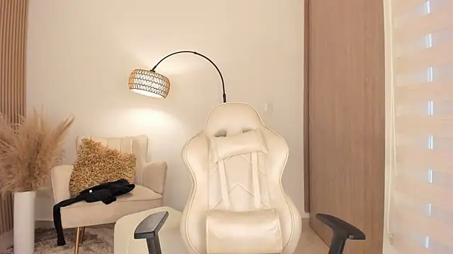 wandathompson  online show from 10.09.25