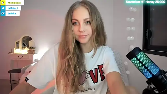 Snapshot of ImKeira chatting on 11.20.25 ImKeira online show from 11.20.25