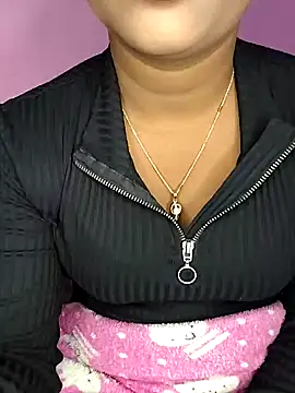 Snapshot of ANGE-MOU chatting on 01.09.25 ANGE-MOU online show from 01.09.25