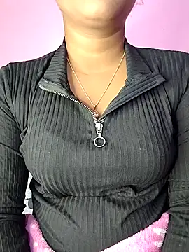 Snapshot of ANGE-MOU chatting on 01.18.25 ANGE-MOU online show from 01.18.25