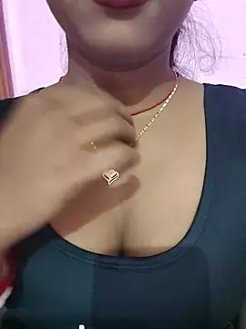 Snapshot of ANGE-MOU chatting on 02.20.25 ANGE-MOU online show from 02.20.25