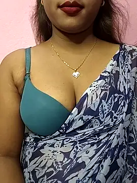 Snapshot of ANGE-MOU chatting on 02.23.25 ANGE-MOU online show from 02.23.25