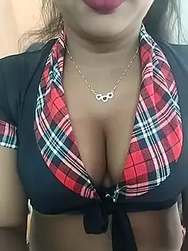 Snapshot of ANGE-MOU chatting on 01.13.26 ANGE-MOU online show from 01.13.26