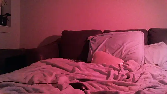 Snapshot of lofibunni chatting on 02.24.25 lofibunni online show from 02.24.25