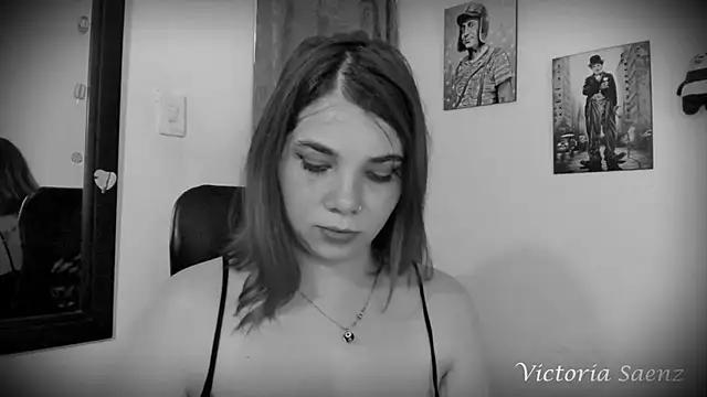 victoriaasaenz  online show from 02.13.25
