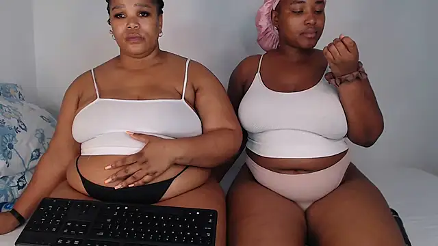 Snapshot of SexyAmeena2002 chatting on 03.02.26 SexyAmeena2002 online show from 03.02.26