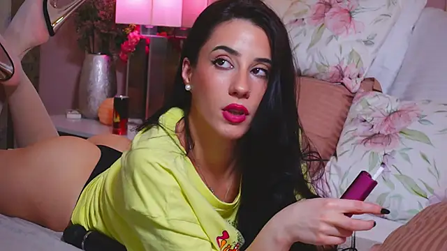 Snapshot of AmeliaJune chatting on 02.12.26 AmeliaJune online show from 02.12.26