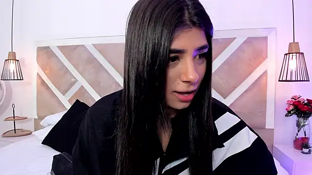 Snapshot of ZiaCalifa chatting on 05.25.26 ZiaCalifa online show from 05.25.26